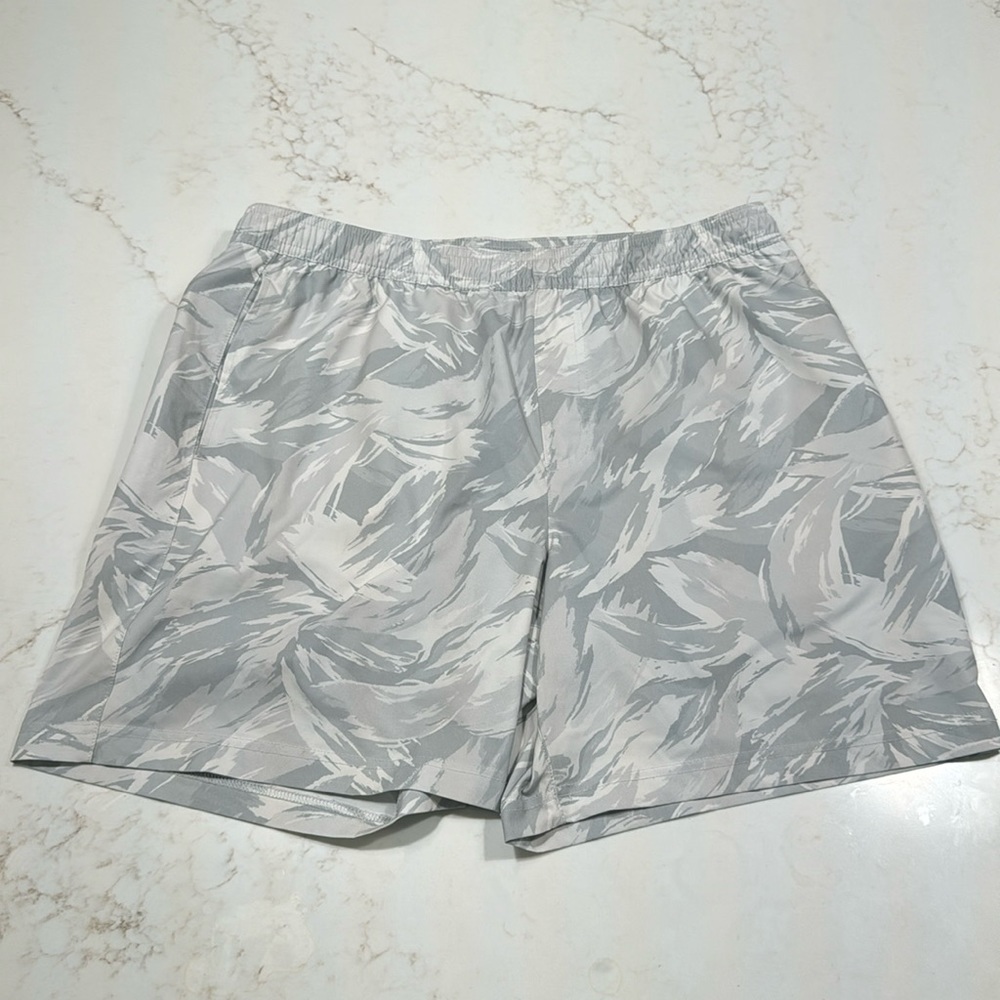 NWOT - Chubbies XL